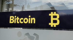 Počet bitcoinových bankomatů raketově roste