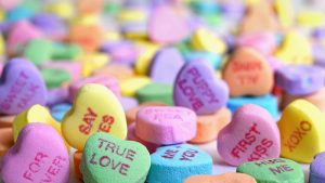 FBI během valentýnského týdne varuje před rostoucími podvody s krypto-romantikou