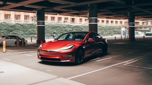 Pojištění na základě osobního stylu jízdy? Tesla nabízí pojistné produkty pro své i jiné vozy