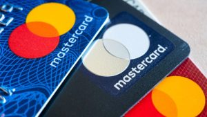 Mastercard nově nabízí správu předplatných přímo v bankovní aplikaci